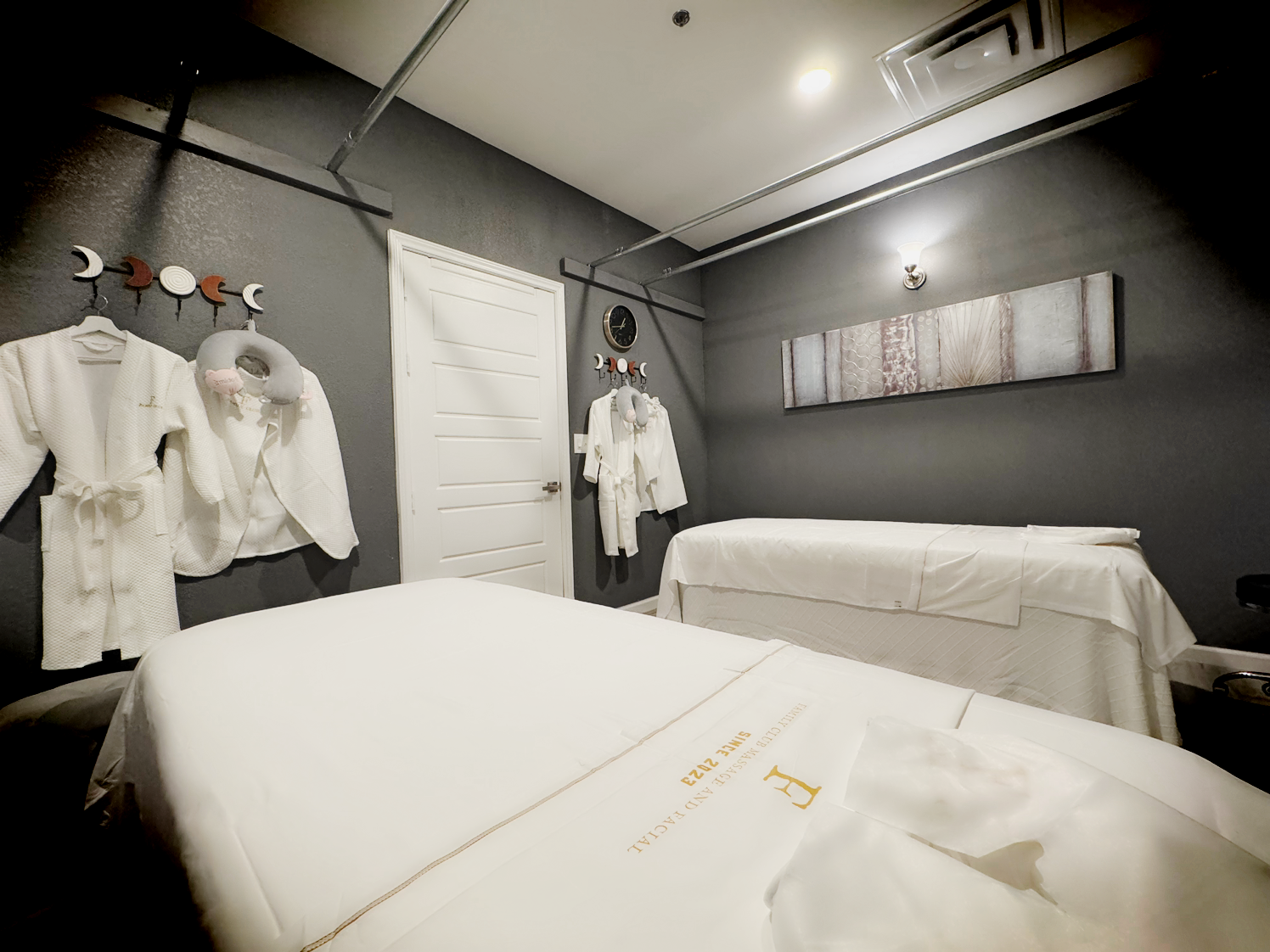Family Club Massage & Facial gallery image