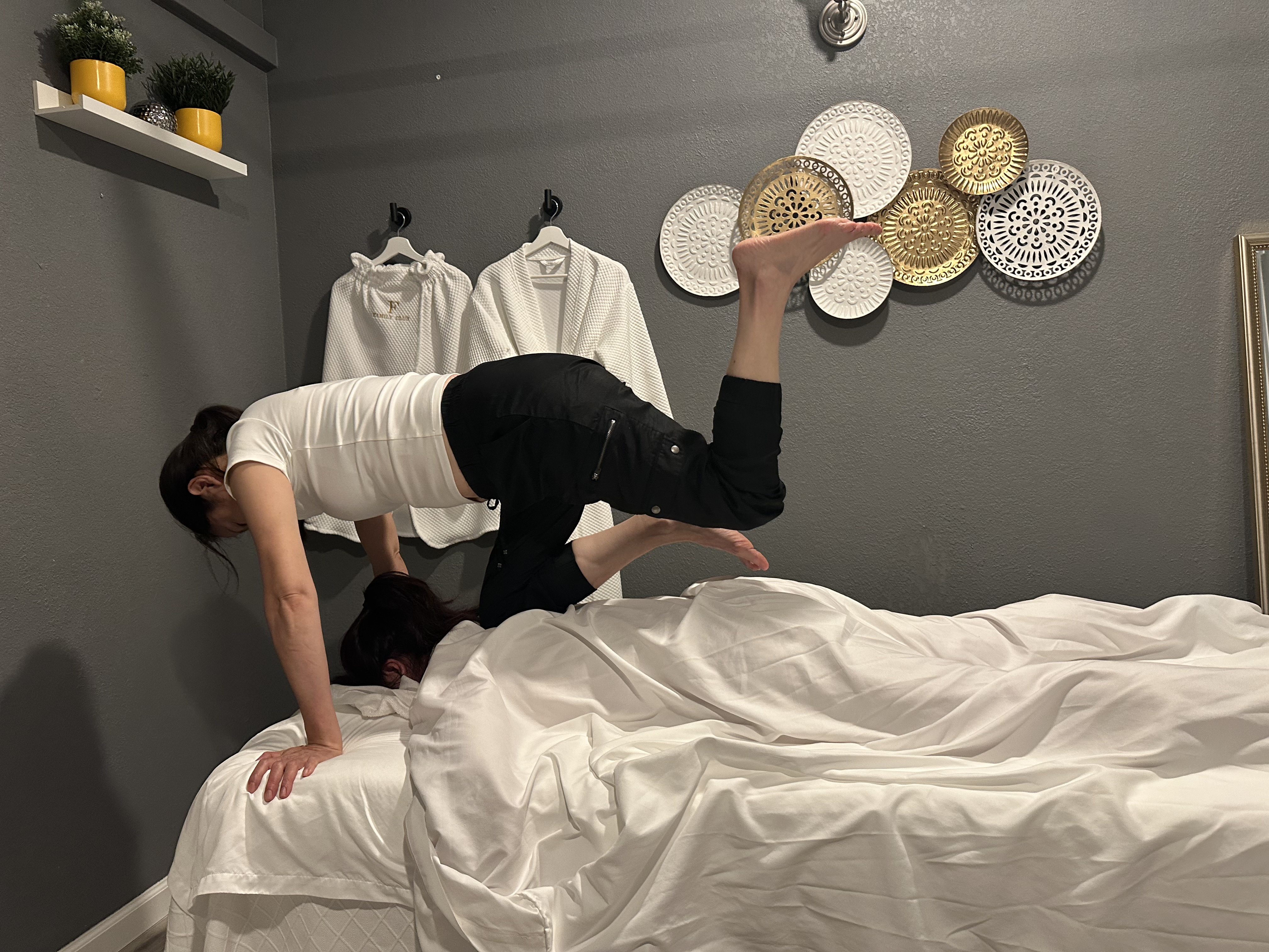 Family Club Massage & Facial gallery image
